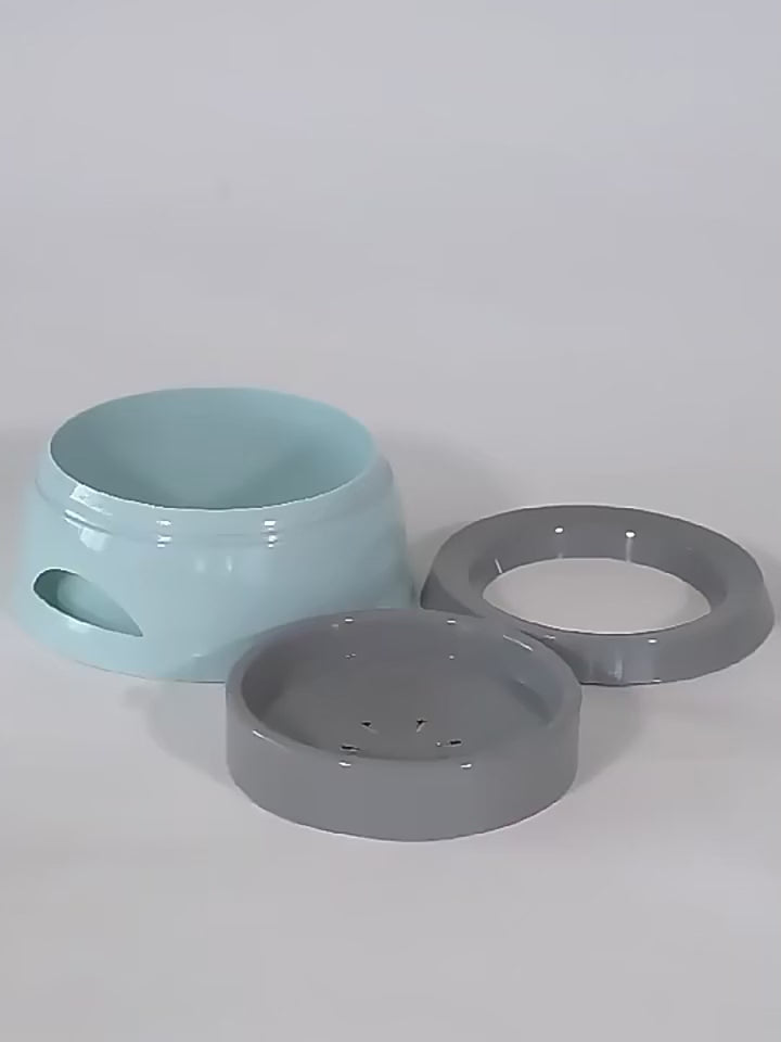 Demo of the no-spill bowl being put together, filled with water and tilted without spilling over the rim